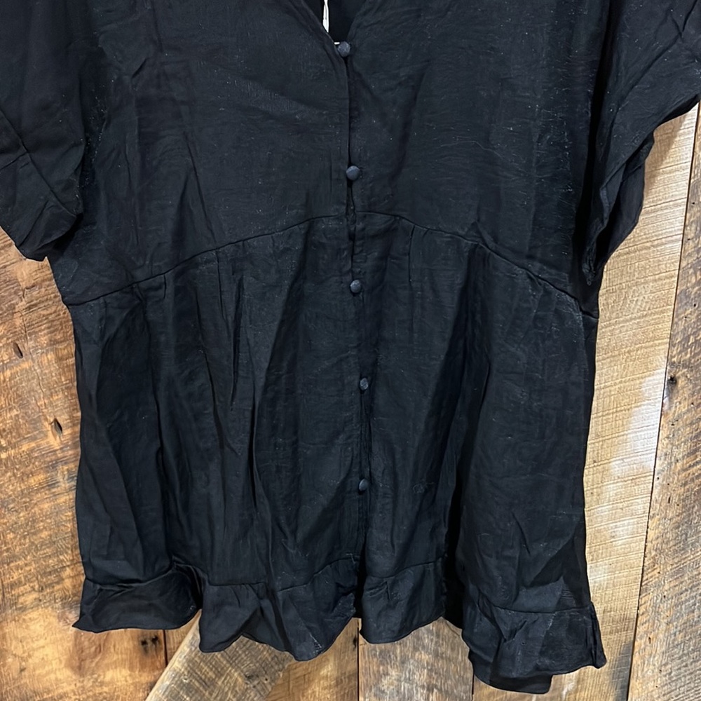 NWT Solid Butterfly Sleeve Collared Button Up Blouse. -A6 - Picture 2 of 6
